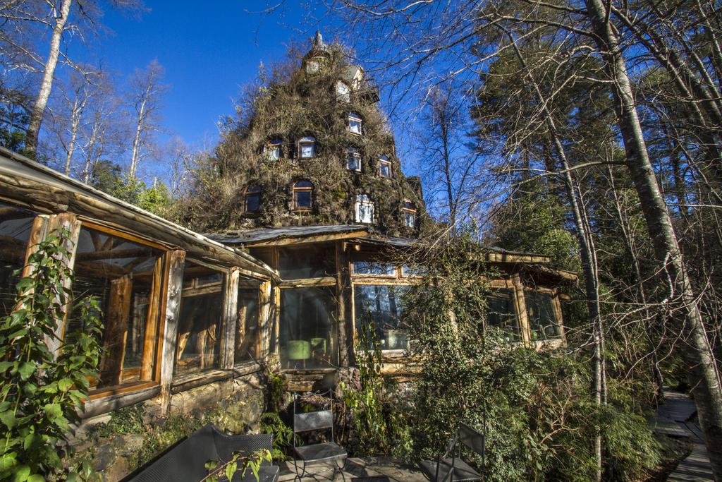 MONTANA MAGICA LODGE, CHILE